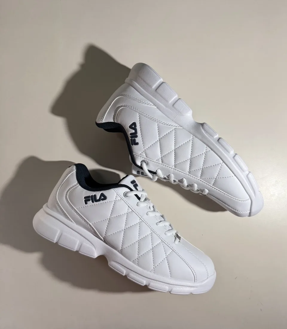 FILA Men’s Fulcrum 3 Lightweight White · White and Blue