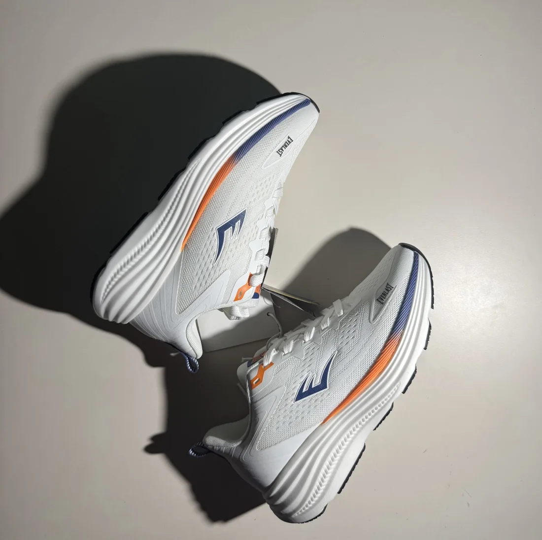 Everlast HERA-C6 · White, Orange and Blue