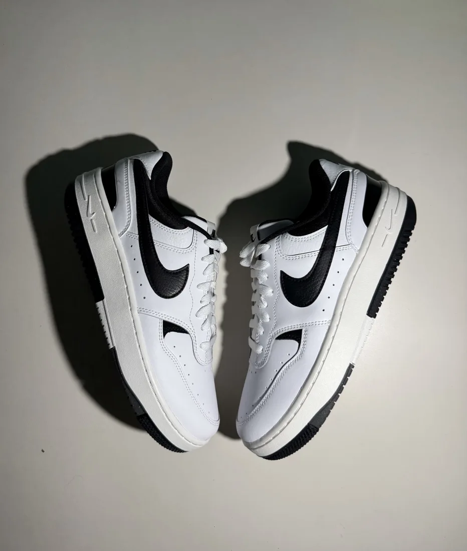 Nike Gamma Force blanco y negro